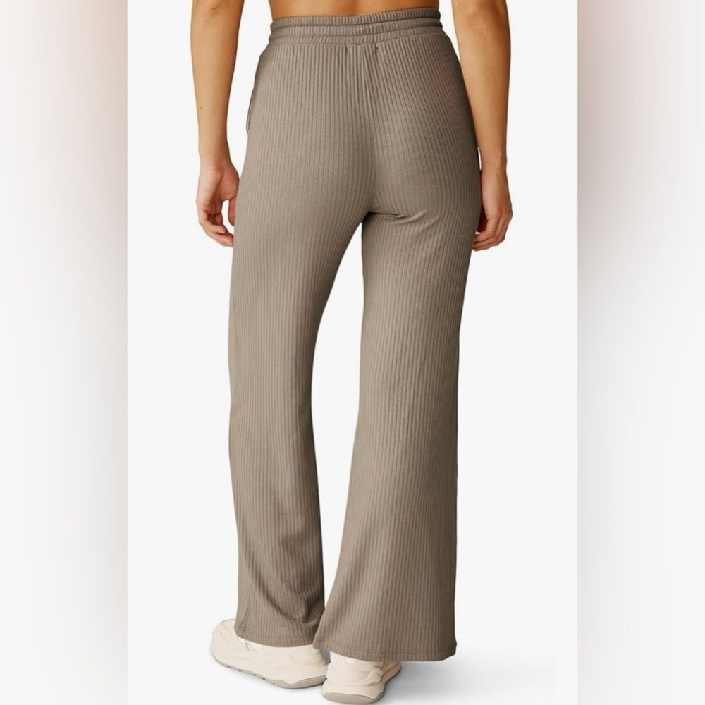 Beyond Yoga Women's Well Traveled Wide Leg Pants, Birch, Size M - Picture 5 of 13